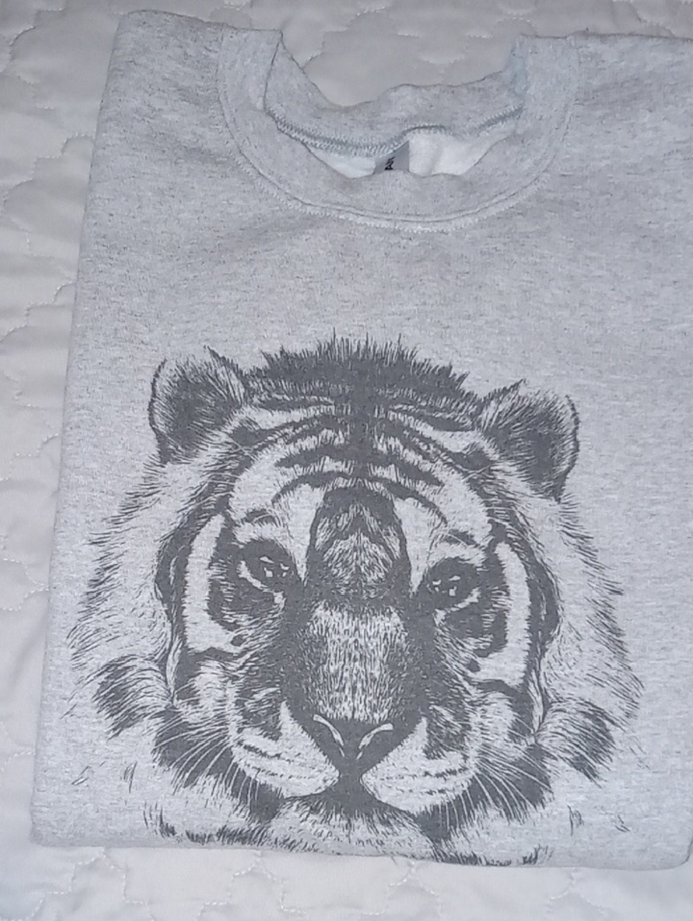 GAP Womens Black Leggings & Gray Tiger Sweatshirt!! & Free Crossbody!! - Picture 6 of 16